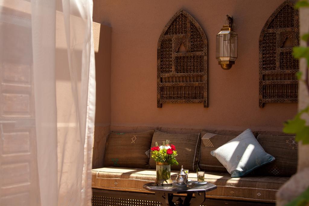 德奥广场酒店 Ouled Jelal 外观 照片